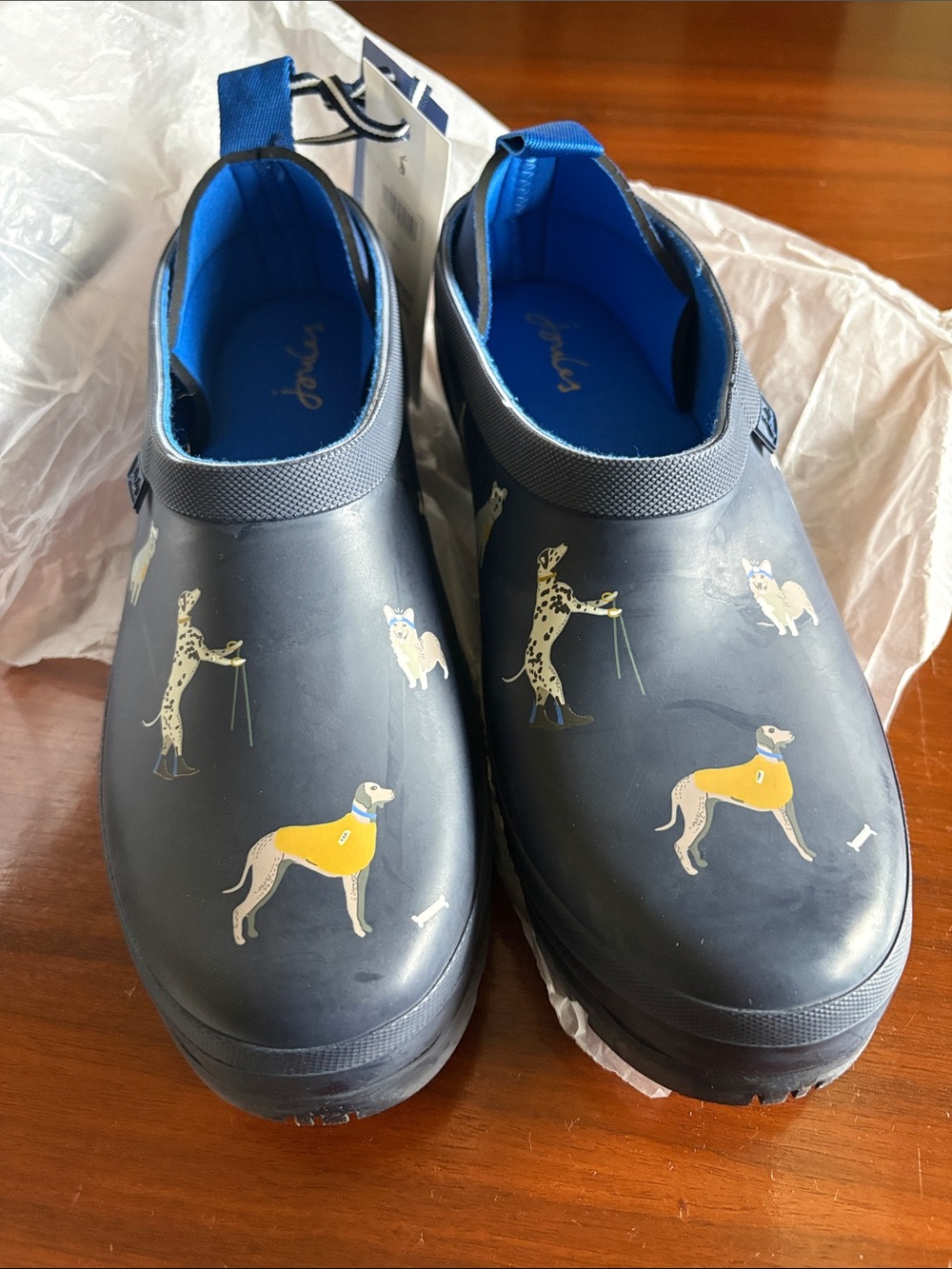 Women’s short rain boot with hounds NWT